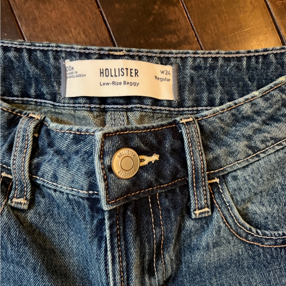 Hollister Curvy Low Rise Baggy Blue Jeans - Picture 4 of 4